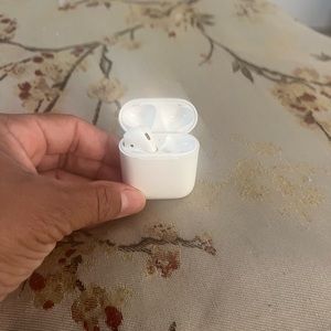 APPLE AirPods 2nd Generation Left Only